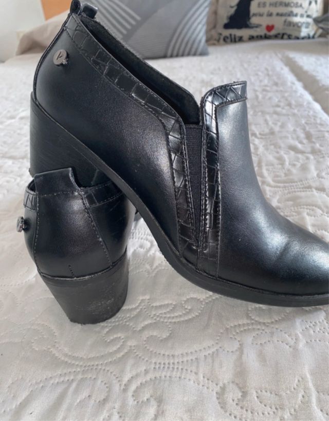 Botitas Virucci negras T39