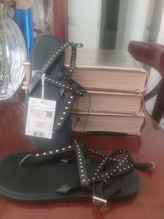 Sandalias niña negras con tachuelas - 35