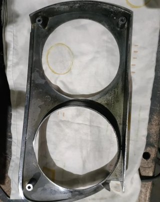 Bisel faro izquierdo Seat Fiat 124 Sport