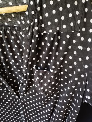 Blusa HyM negra de lunares manga larga