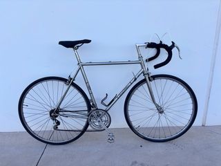 Bicicleta Carretera BH antigua.
