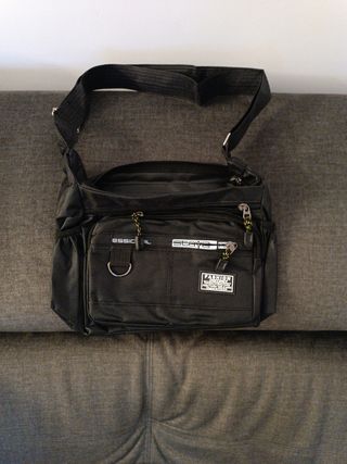 Bolso bandolera negro 5
 cremalleras .viaje 