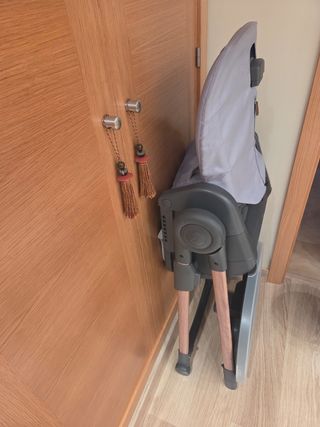 Trona bebé plegable, gris modelo mila de maxi cosi