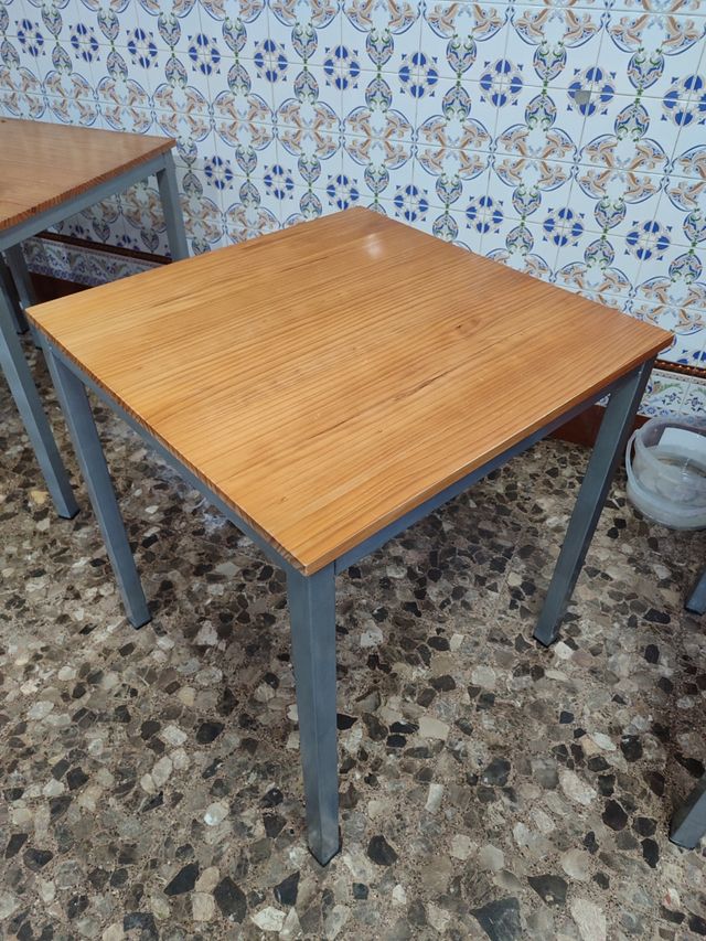 6 Mesas madera y metal grises