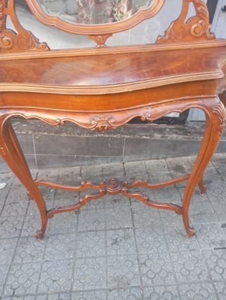 Tocador antiguo de madera