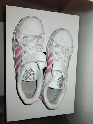 Zapatillas Adidas Disney Friends