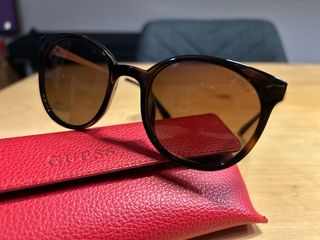 Gafas sol GUESS - marrón y negras