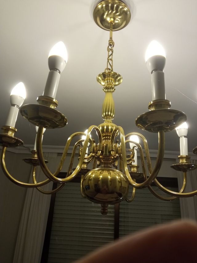 Lampara de techo de metal dorado