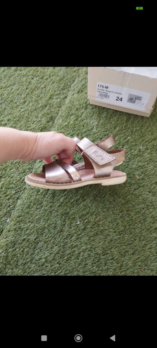 Sandalias niña piel bronce 24