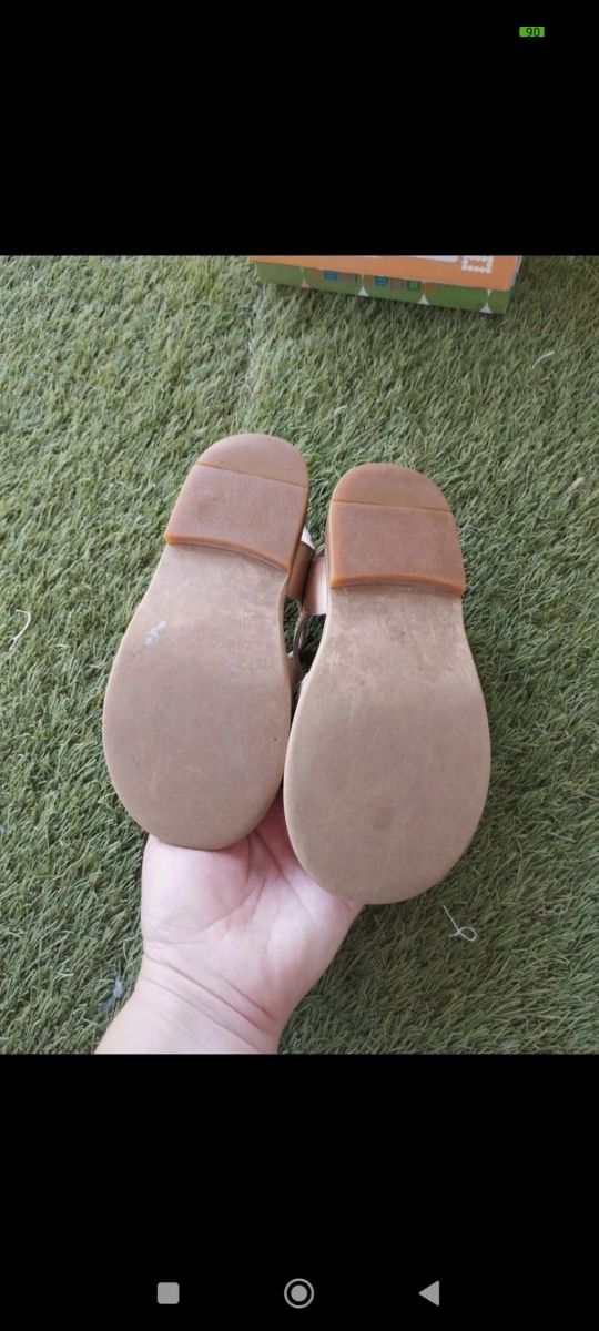 Sandalias niña piel bronce 24