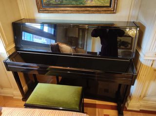 Piano vertical Rippen