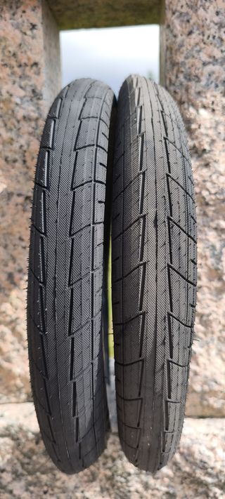 Cubiertas Bmx Salt Tracer Negras 16x2.20"