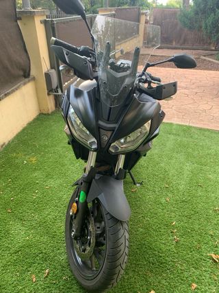 Yamaha Tracer 700 - Moto Negra