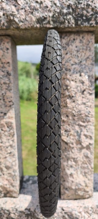 Cubierta Bmx Kenda Kikzumbut Negra 20x1.95"
