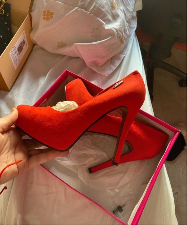 Tacchi rossi in velluto