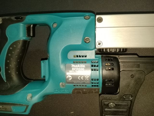 Atornillador Makita 18V bfr550