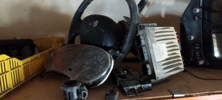 Despiece Renault: Volante, cuadro, centralita