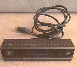 Xbox One + FIFA 14 + Kinect