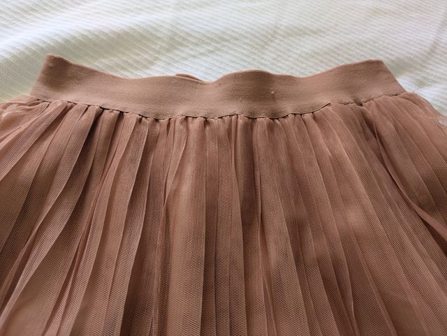 Falda midi plisada tul nude Zara TS