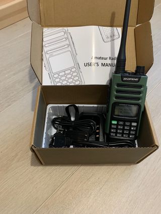 BAOFENG Walkie Aéreo UHF VHF 6 bandas programado