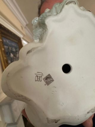 Lladró: Niña con rosa