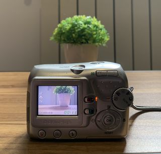 Olympus FE-100 - Fotocamera Digitale 4MP