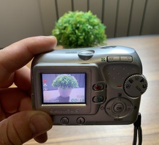 Olympus FE-100 - Fotocamera Digitale 4MP