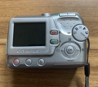 Olympus FE-100 - Fotocamera Digitale 4MP