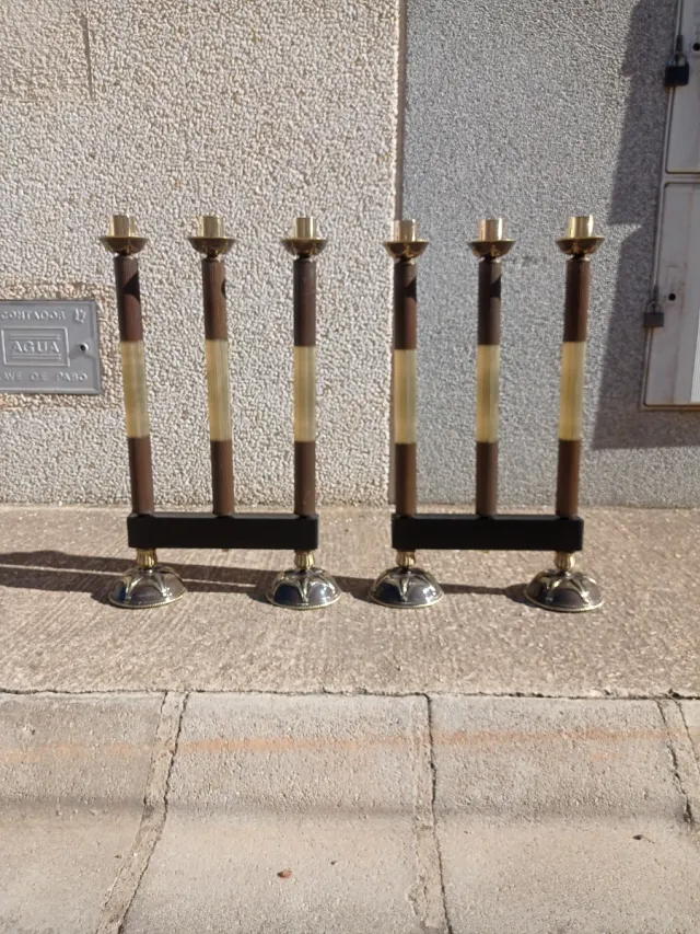 2Candelabros latón pulido en cuero