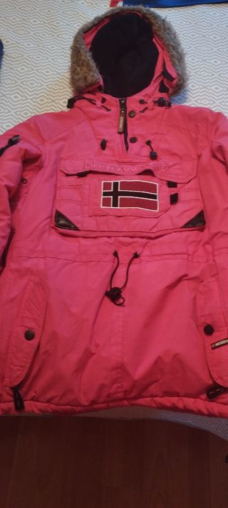 Geographical Norway - Abrigo Rosa