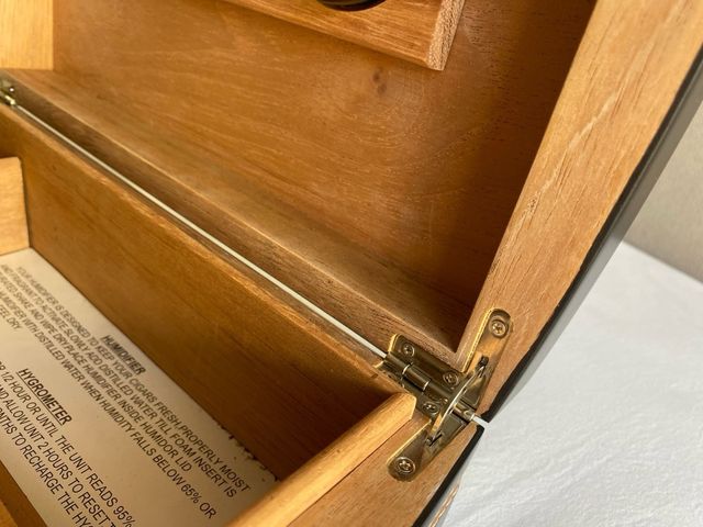 Caja Humidicador para puros.