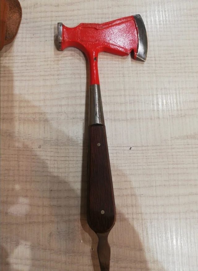 Hacha iher 450.689 antigua