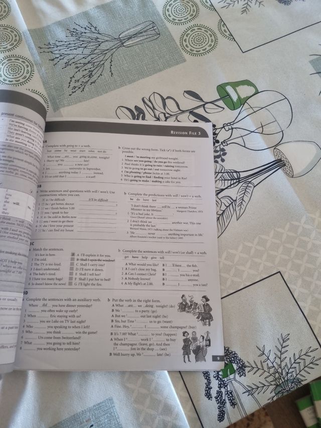 Libros New English File Intermediate. Student's Bo