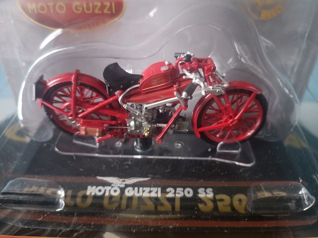 Moto Guzzi 250 SS - Modellino