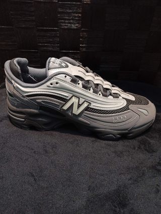 New Balance 1000 Gris/Negro
