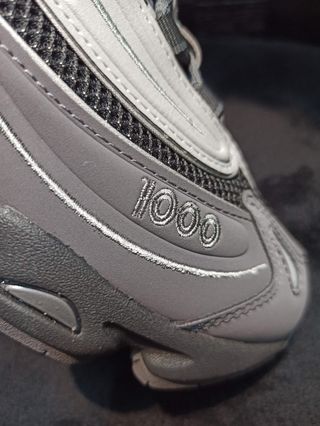 New Balance 1000 Gris/Negro