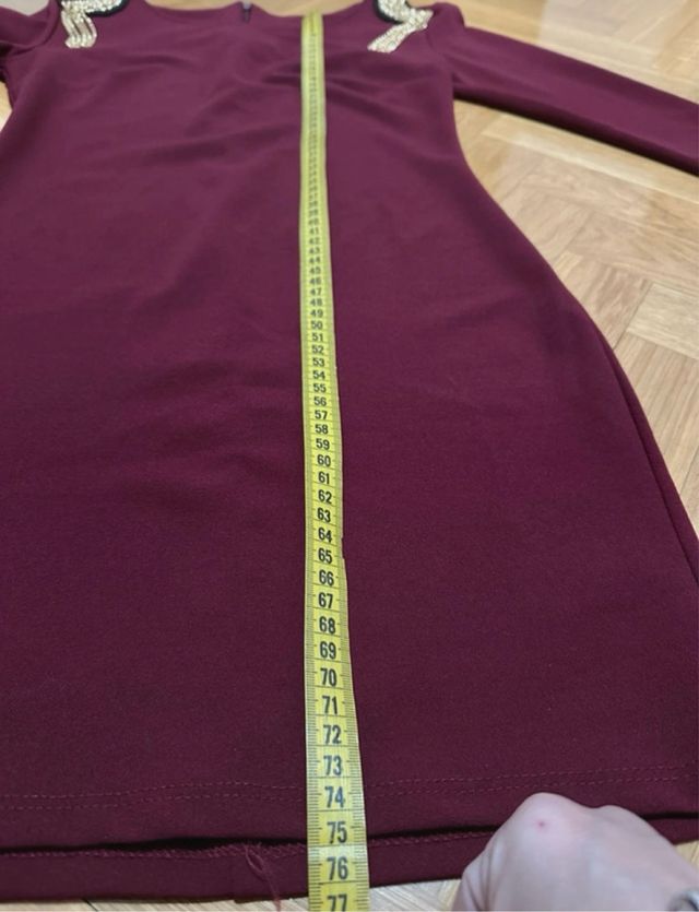 Vestido burdeos ajustado