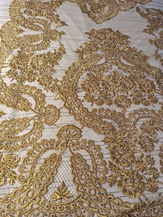 Mantilla y pico fallera