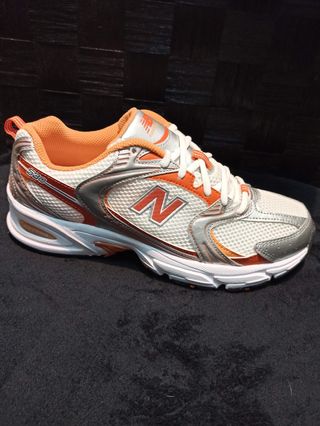 New Balance 530  Naranja y Blanco