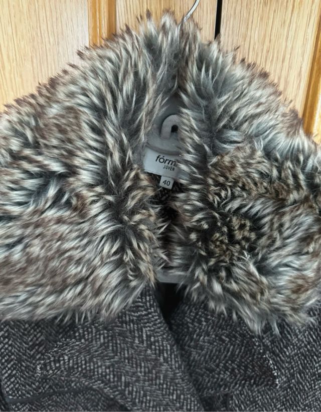 Abrigo marrón-gris, talla M