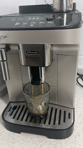 Cafetera Delonghi Magnifica Evo - Automática