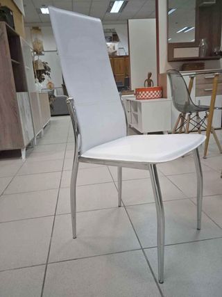 mesa de crital + 6 sillass en polipiel nuevas