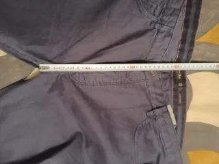 Pantalones tela tipo vaquero. MASSIMO DUTTI