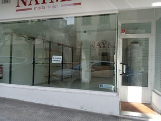 Bajo comercial con PLAZA de GARAJE disponible