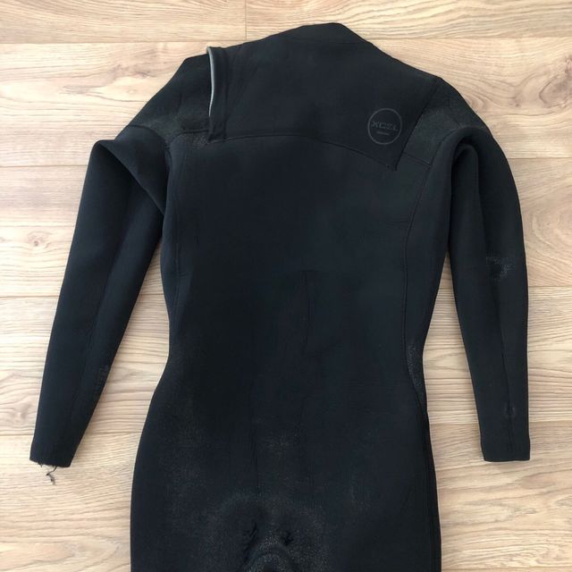 Neoprene 4/3mm XCELL Taglia L Molto usato.