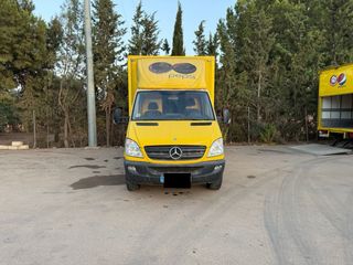 Mercedes-Benz Sprinter 2011