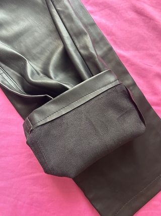 Pantalones Bershka cuero negros