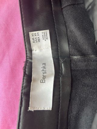 Pantalones Bershka cuero negros