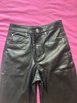 Pantalones Bershka cuero negros
