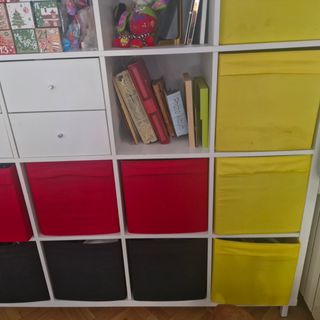 Estantería Kallax Ikea blanca, con cajones